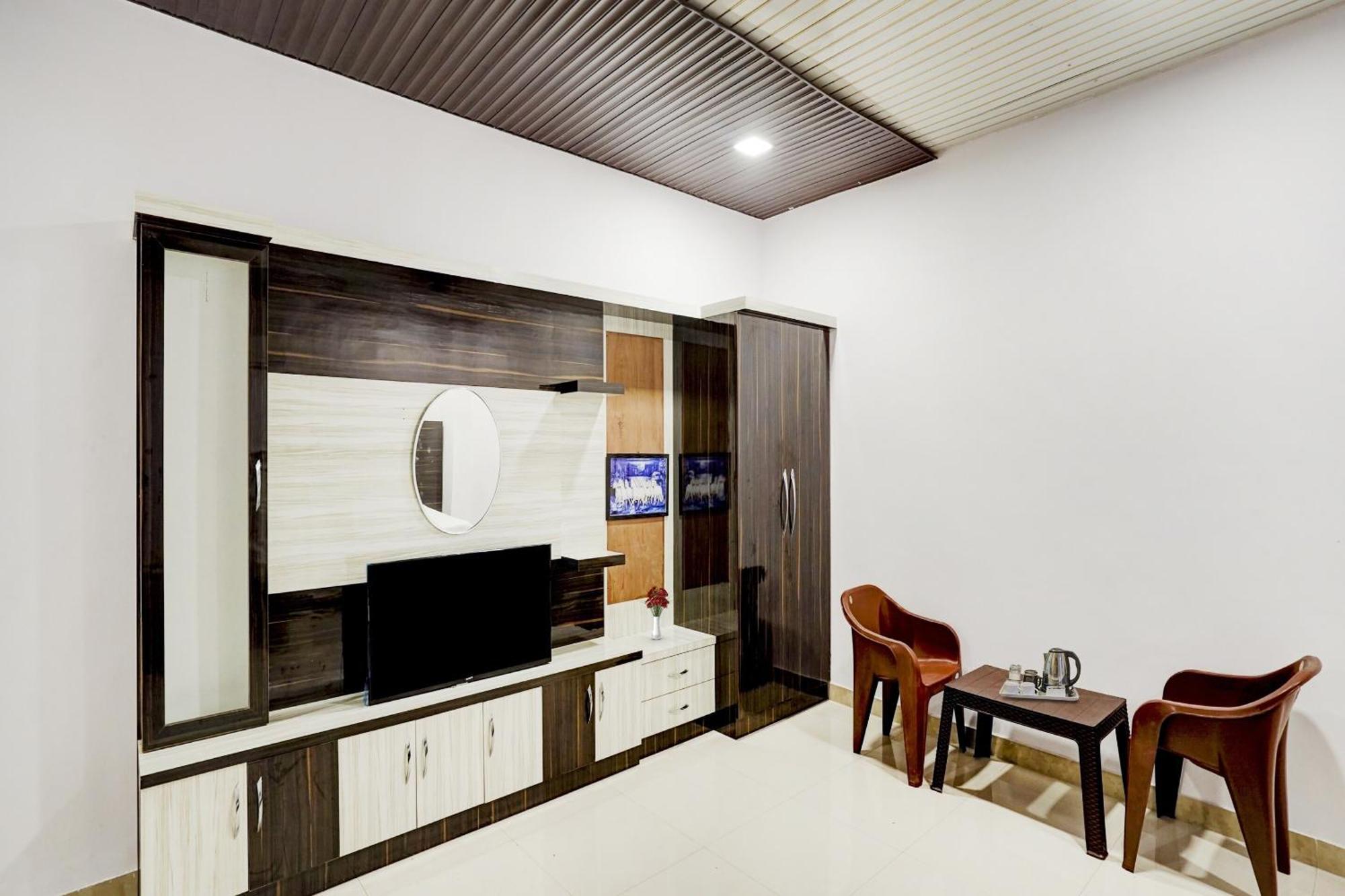 Collection O Love Garden Hotel Ghaziabad Exterior photo